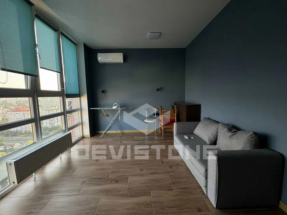 Оренда 2-рівневої квартири 135 м², Бережанська вул., 15