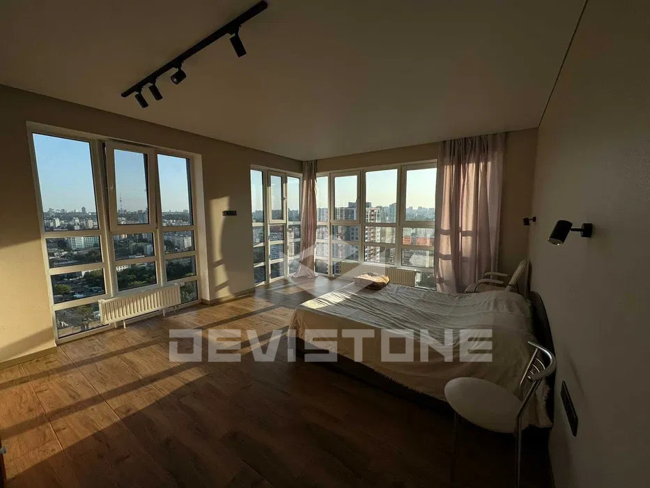 Оренда 2-рівневої квартири 135 м², Бережанська вул., 15