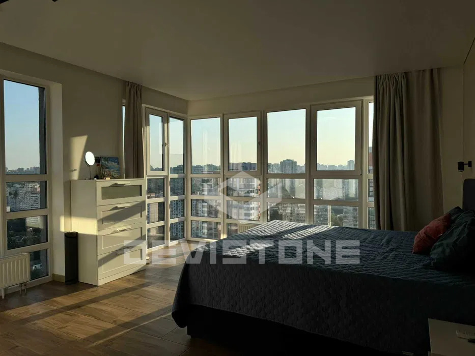 Оренда 2-рівневої квартири 135 м², Бережанська вул., 15