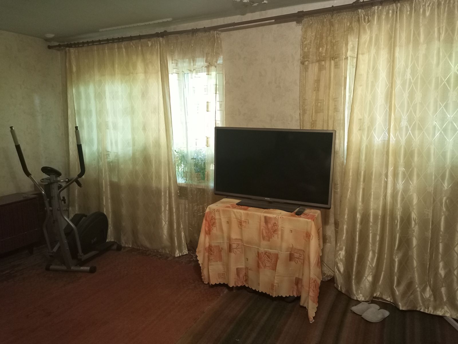 Продажа 4-комнатной квартиры 100 м², Новаторов ул.