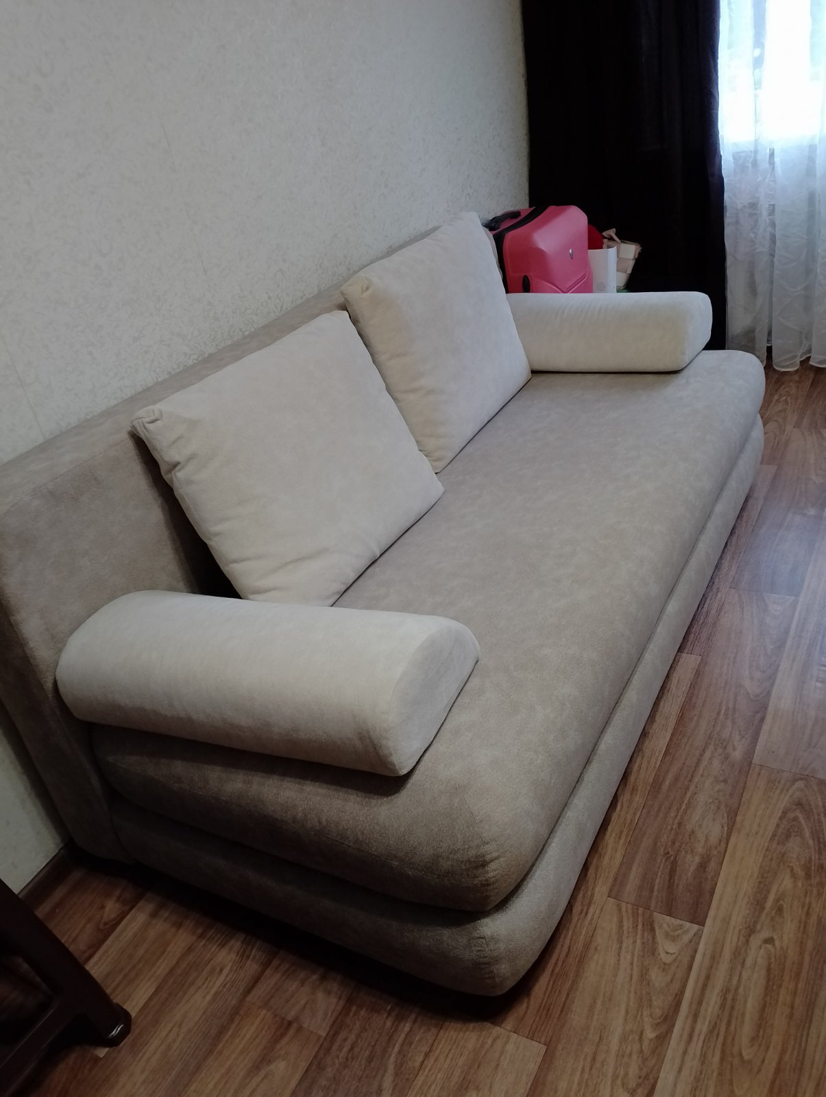 Продажа 4-комнатной квартиры 100 м², Новаторов ул.