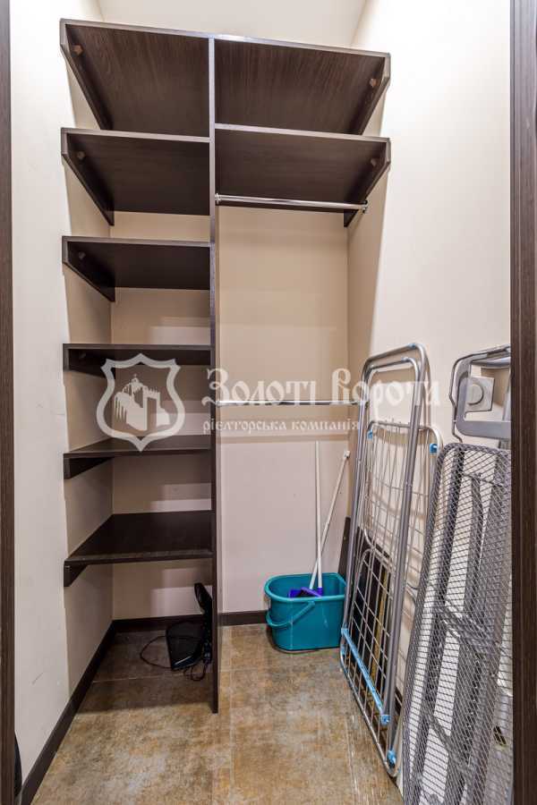 Продажа 2-комнатной квартиры 69.8 м², Джона Маккейна ул., 7