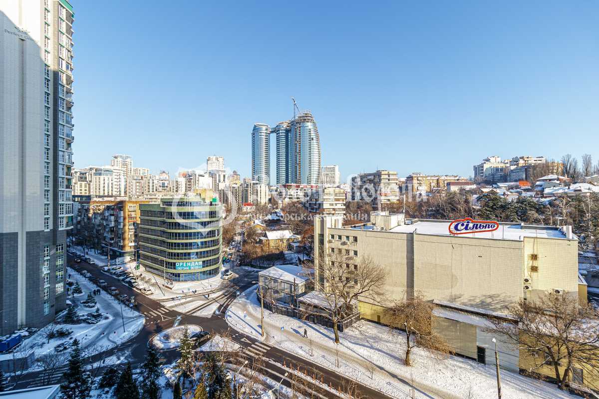 Продажа 2-комнатной квартиры 69.8 м², Джона Маккейна ул., 7