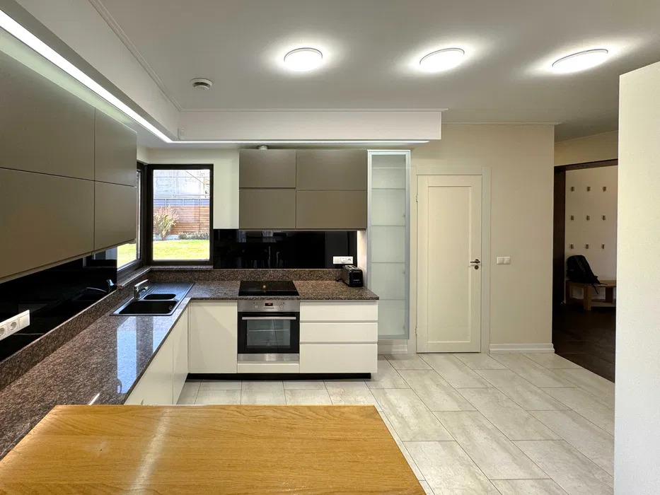 Оренда будинку 208 м², 75-а Садова вул.