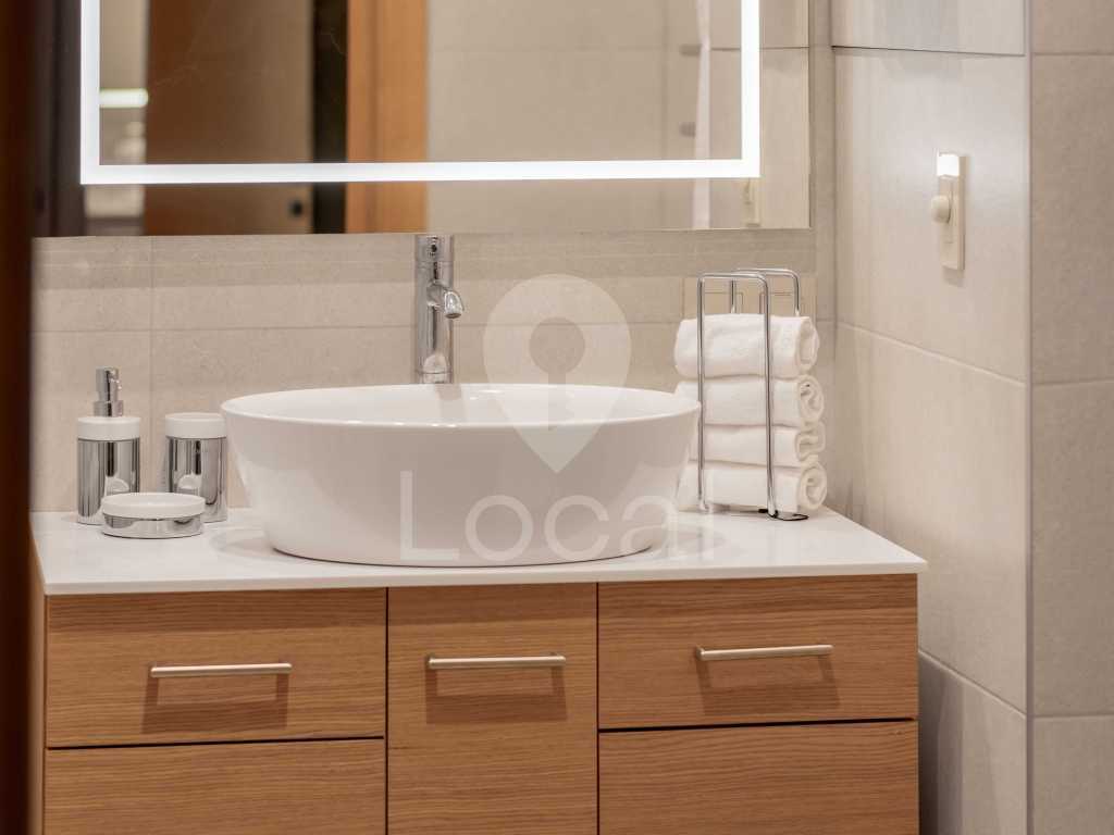 Продажа 1-комнатной квартиры 55 м², Деловая ул., 1/2