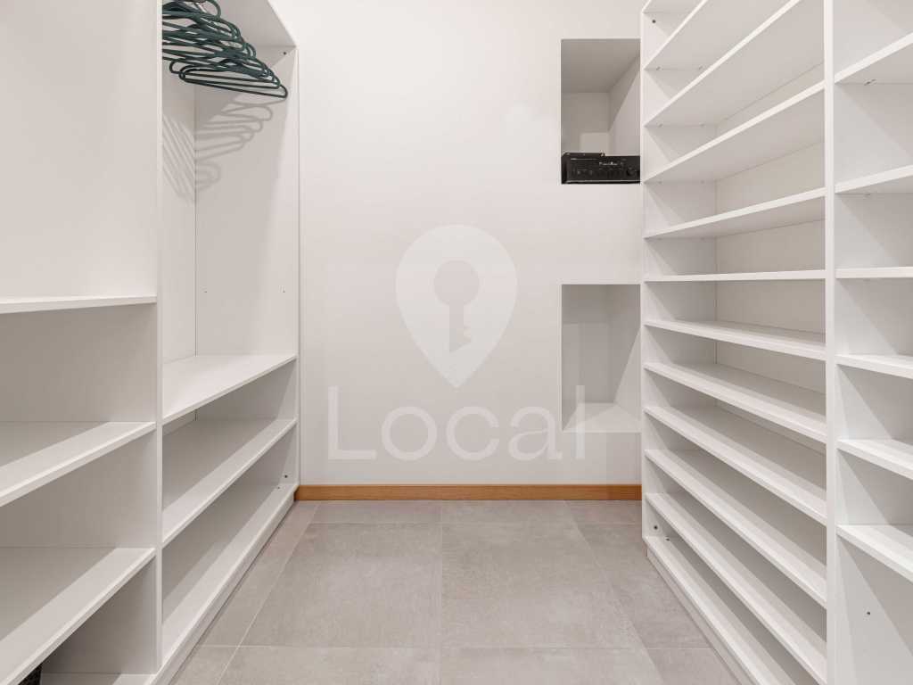 Продажа 1-комнатной квартиры 55 м², Деловая ул., 1/2