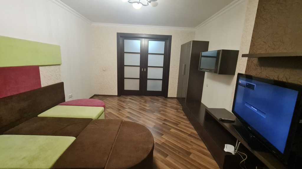 Аренда 3-комнатной квартиры 96 м², Святошинская пл., 1/1