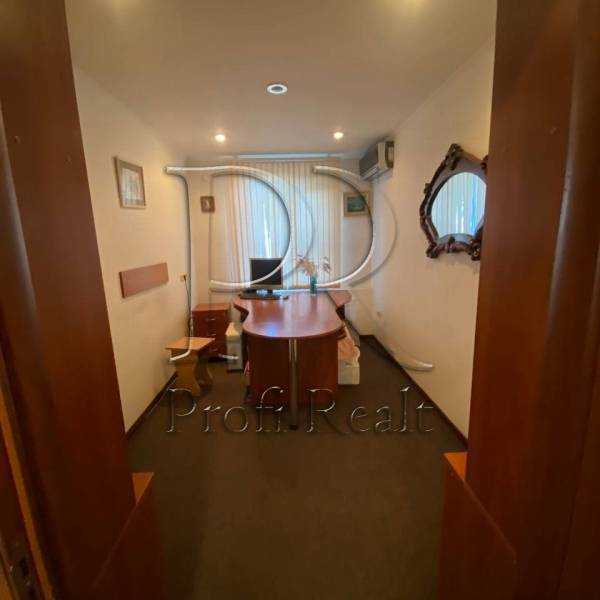 Продаж 3-кімнатної квартири 52 м², Берестейский, 79