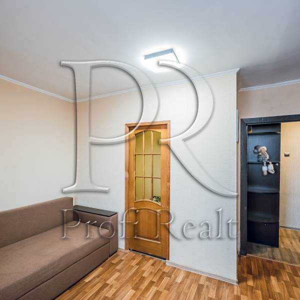 Продаж 1-кімнатної квартири 34 м², Володимирська вул., 2