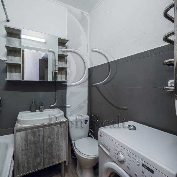 Продаж 1-кімнатної квартири 34 м², Володимирська вул., 2