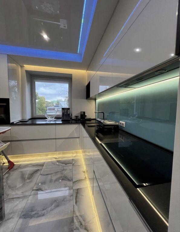 Продажа 4-комнатной квартиры 90 м², Соборности ул., 30А К2