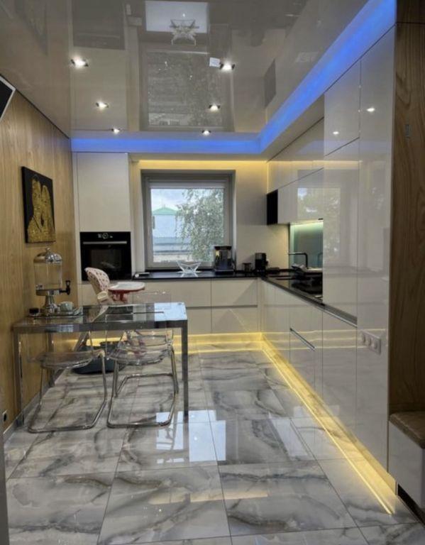 Продажа 4-комнатной квартиры 90 м², Соборности ул., 30А К2