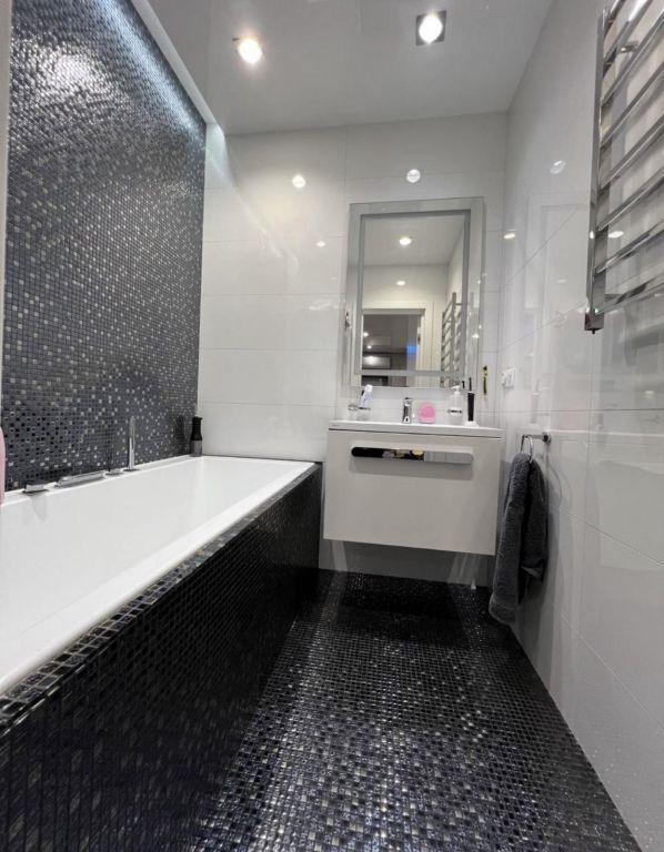 Продажа 4-комнатной квартиры 90 м², Соборности ул., 30А К2