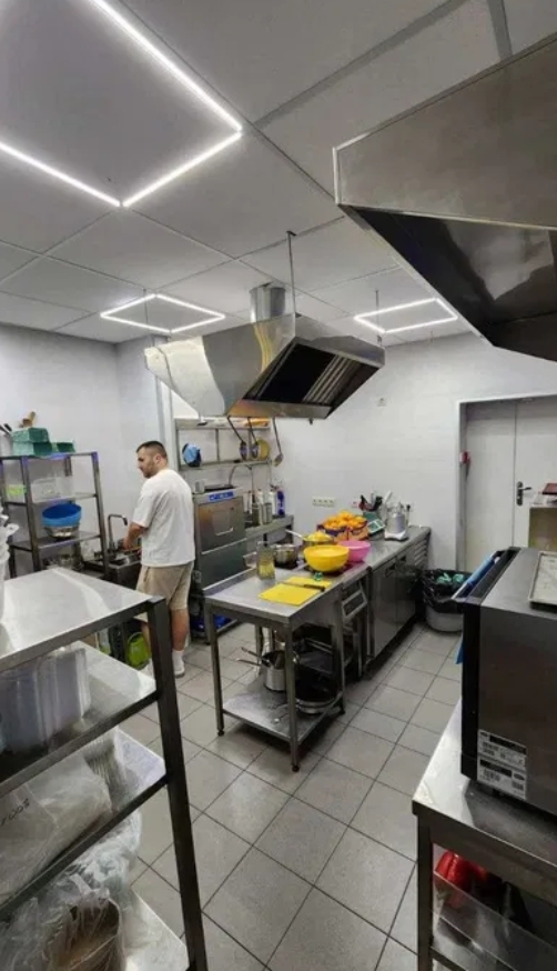 Аренда другого торгового помещения 216 м², Академика Королева ул.