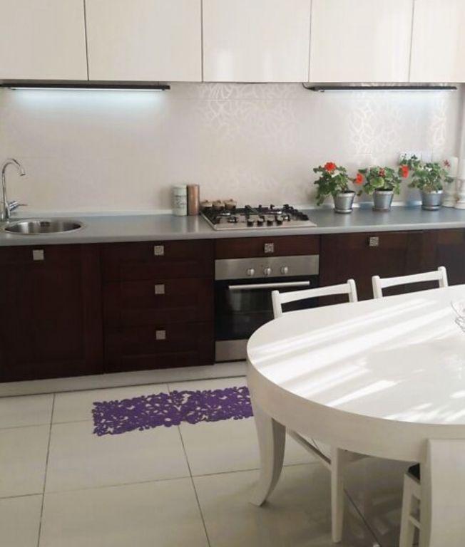 Продажа 3-комнатной квартиры 74 м², Соборности ул., 77А