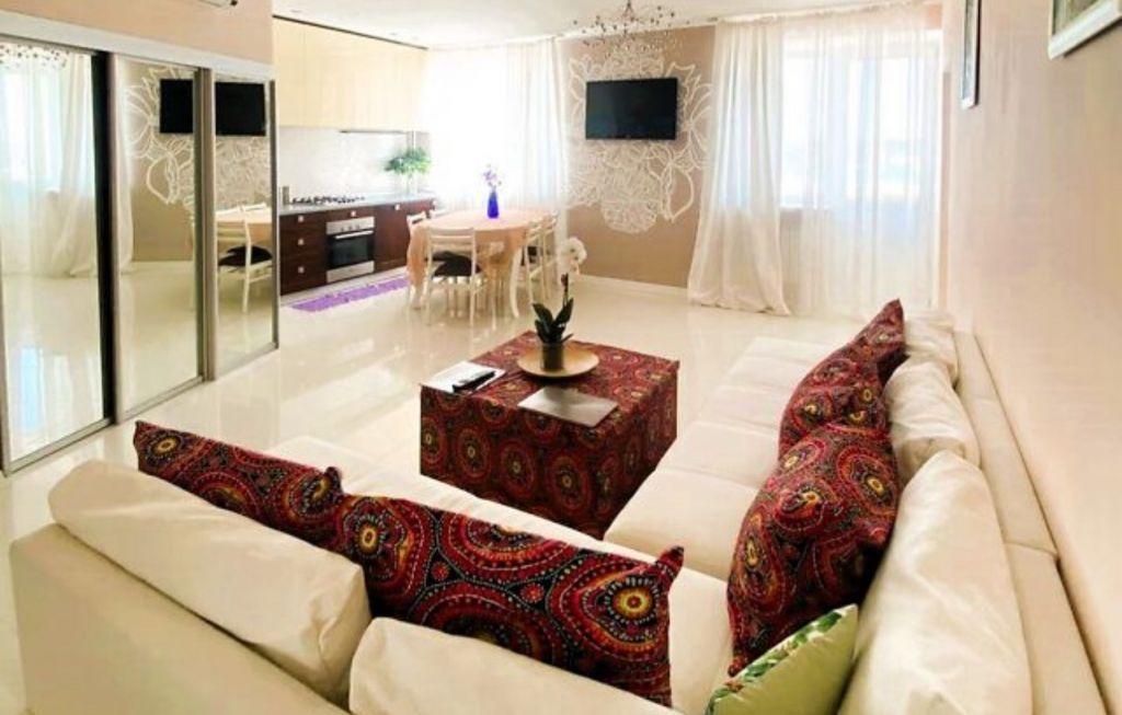 Продажа 3-комнатной квартиры 74 м², Соборности ул., 77А