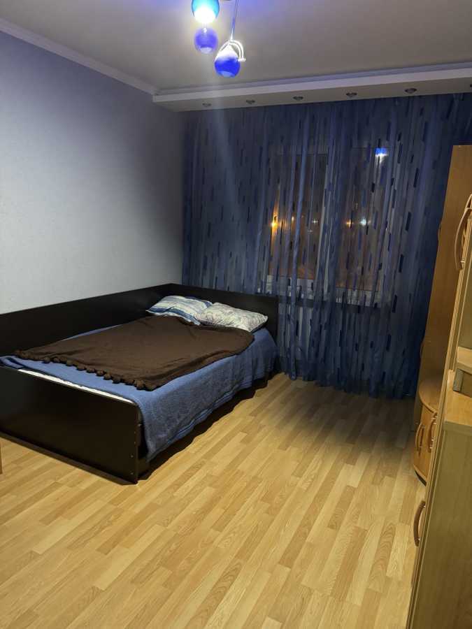 Продажа 3-комнатной квартиры 92 м², Науки просп., 54Б