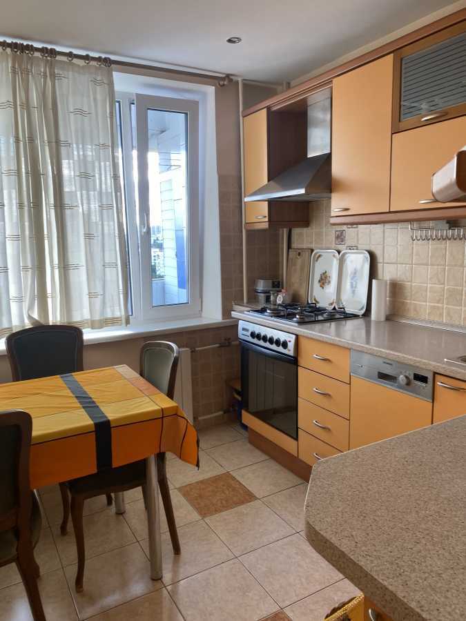 Оренда 3-кімнатної квартири 80 м², Полковника Потєхіна вул., 2