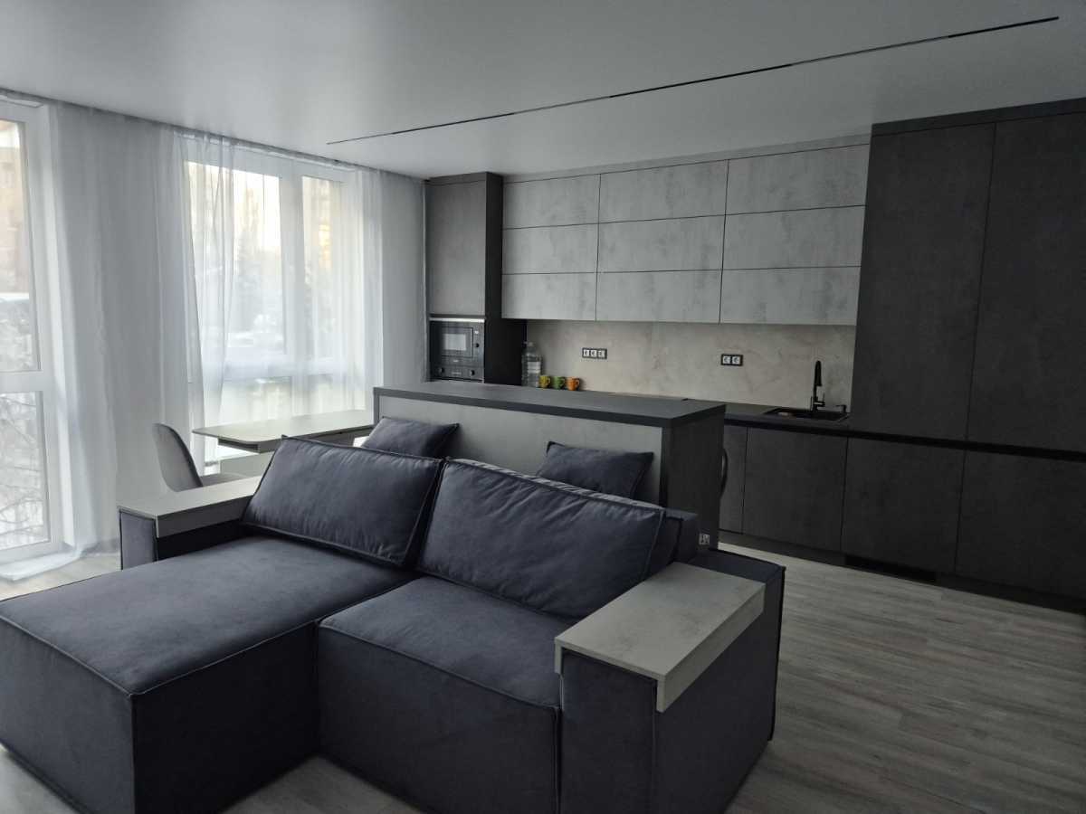 Оренда 3-кімнатної квартири 85 м², Шолуденка вул., 30