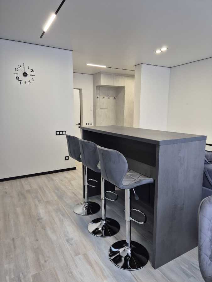 Оренда 3-кімнатної квартири 85 м², Шолуденка вул., 30