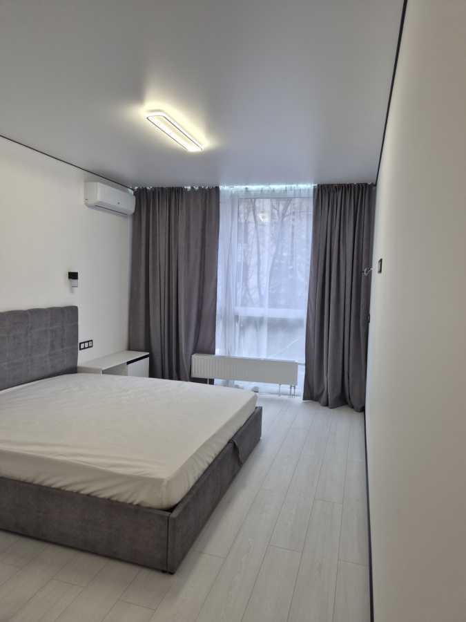 Оренда 3-кімнатної квартири 85 м², Шолуденка вул., 30