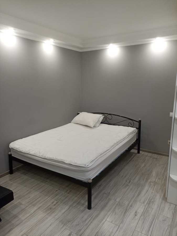 Продаж 1-кімнатної квартири 32 м², Маршала Малиновського вул., 28Б