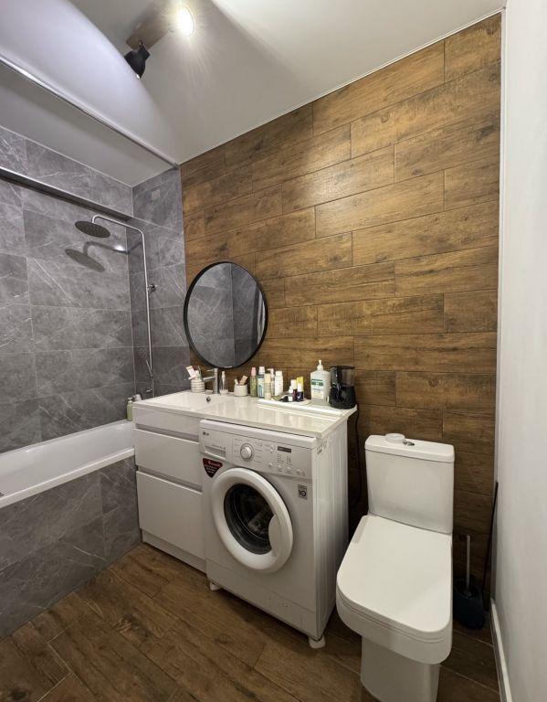 Продаж 2-кімнатної квартири 50 м², Віктора Андрієвського вул., 29