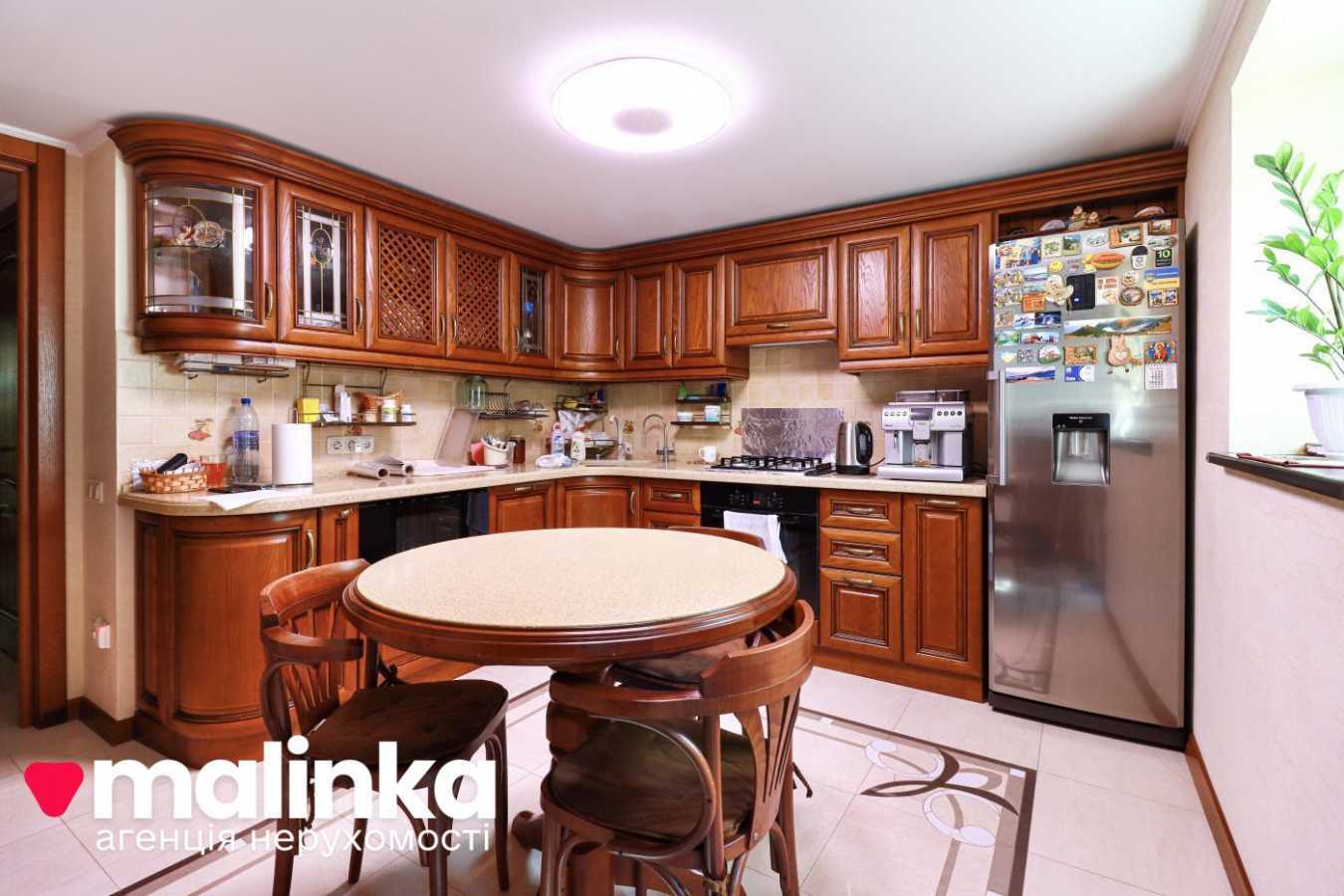 Продажа 5-комнатной квартиры 310 м², Харьковская ул., 21