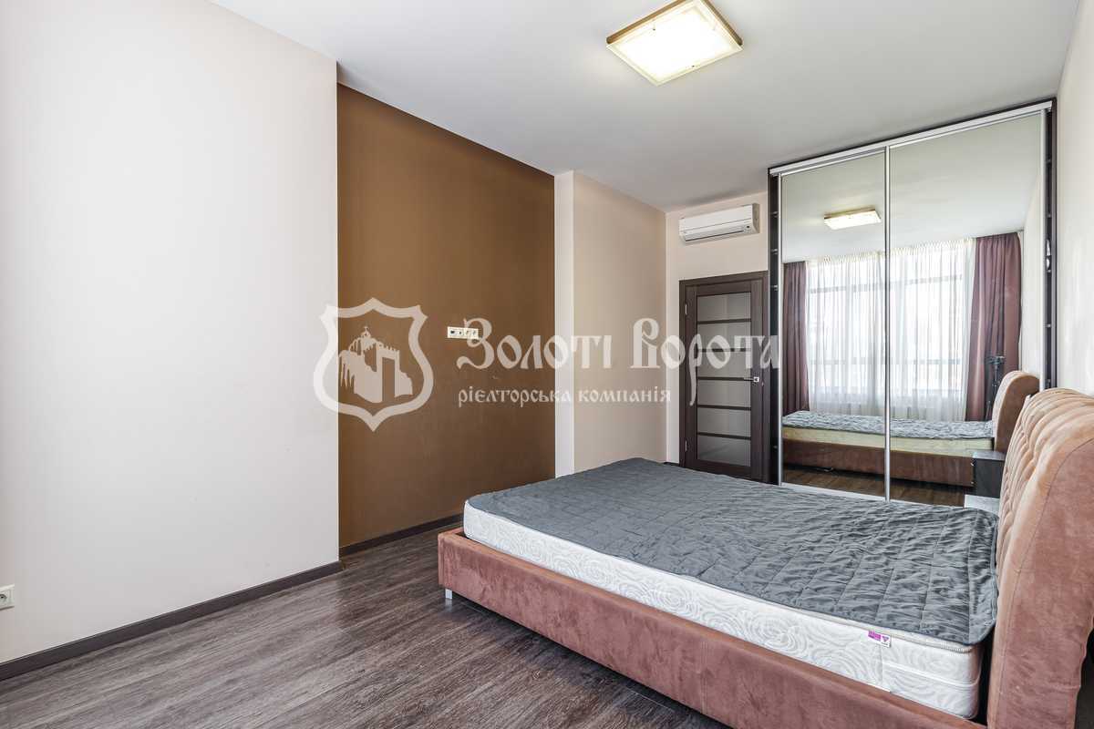 Продажа 2-комнатной квартиры 69.8 м², Джона Маккейна ул., 7