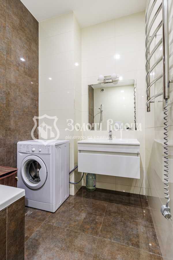 Продажа 2-комнатной квартиры 69.8 м², Джона Маккейна ул., 7