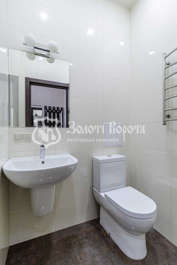 Продажа 2-комнатной квартиры 69.8 м², Джона Маккейна ул., 7