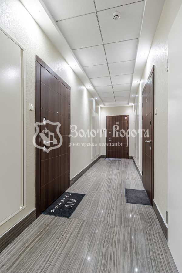 Продажа 2-комнатной квартиры 69.8 м², Джона Маккейна ул., 7