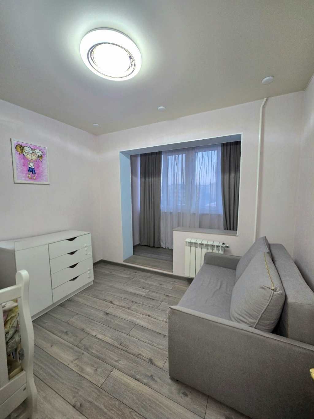 Продажа 3-комнатной квартиры 68 м², Александрийская ул.