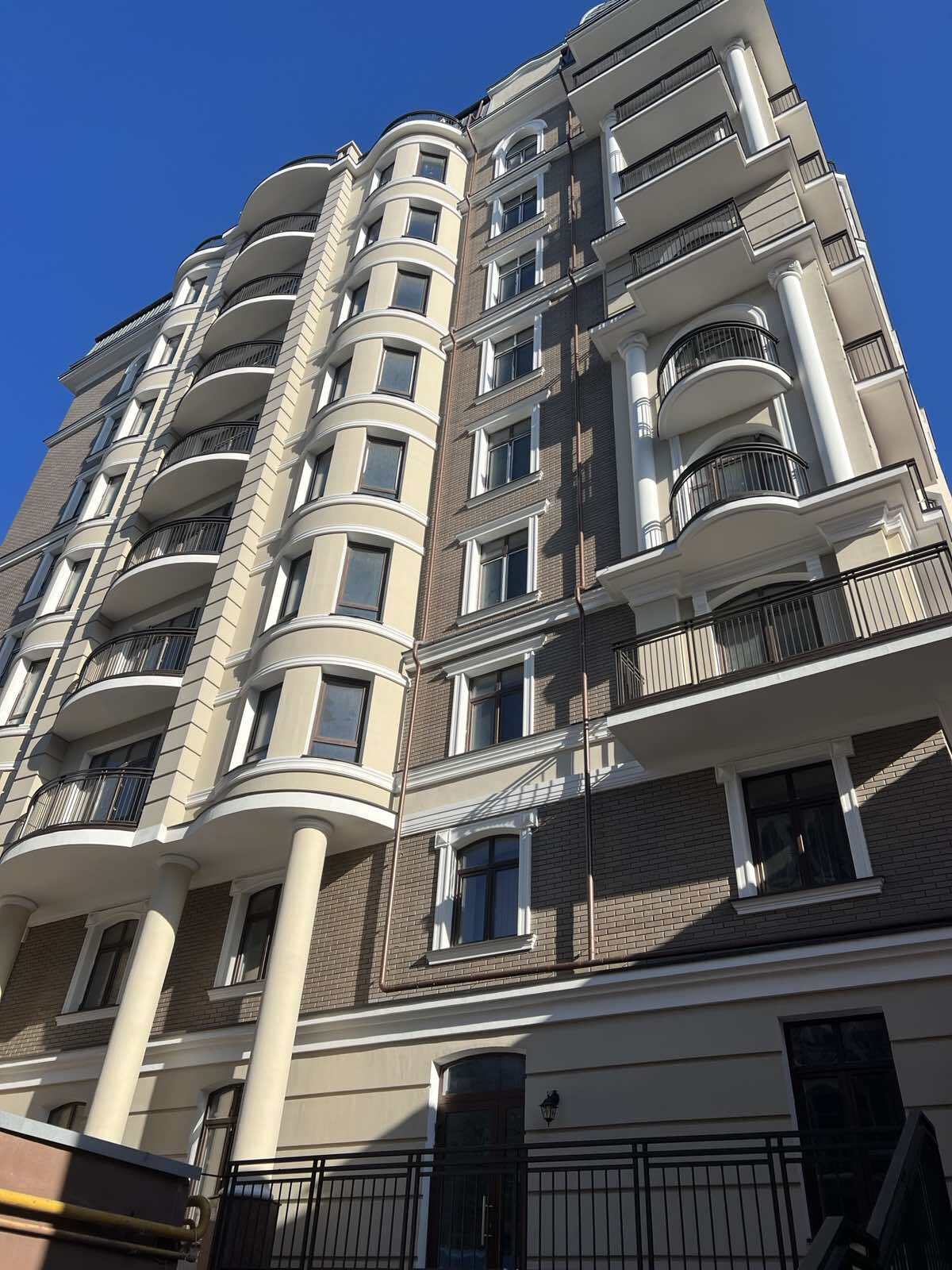 Продажа 3-комнатной квартиры 108 м², Бориса Литвака ул., вул.9
