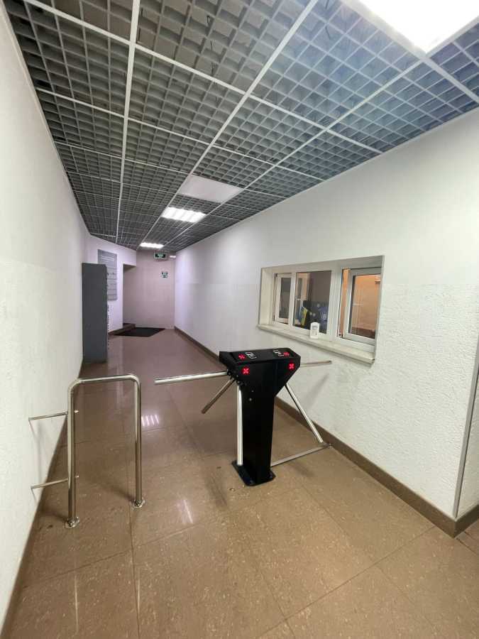 Продаж офісу 433 м², Кирилівська вул., 160 кА