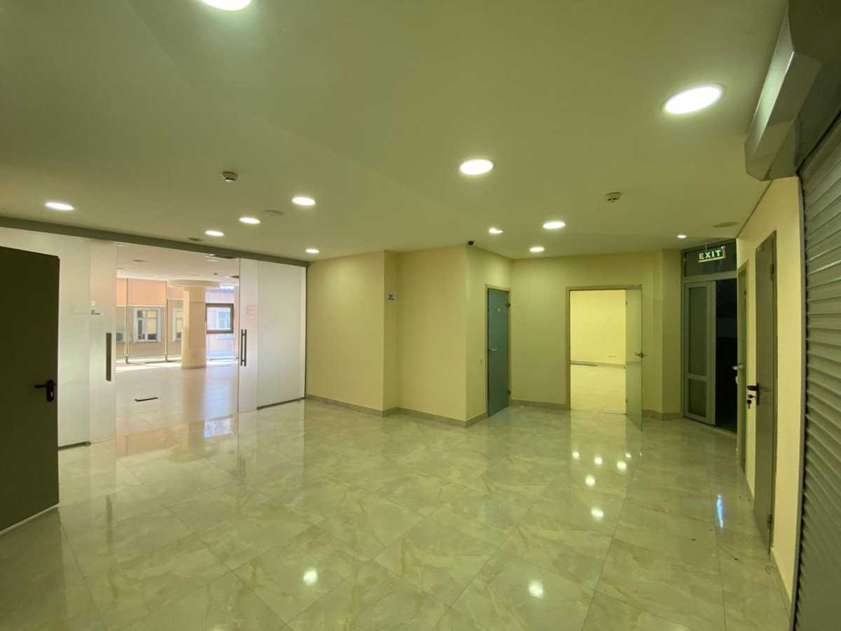 Продаж офісу 370 м², Басейна вул., 7В