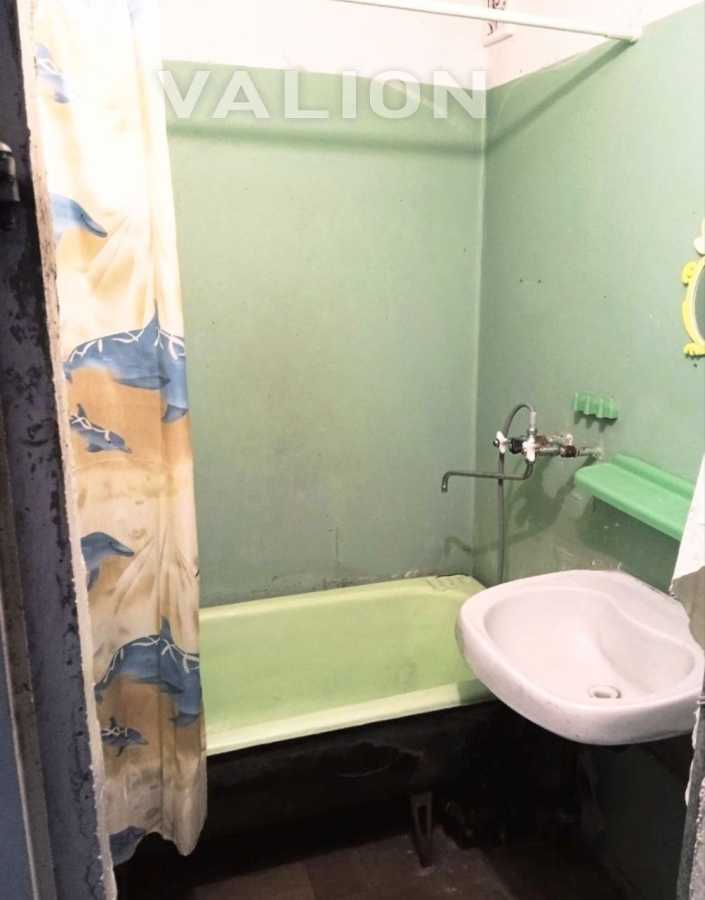 Продаж 3-кімнатної квартири 78.7 м², Срібнокільська вул., 8