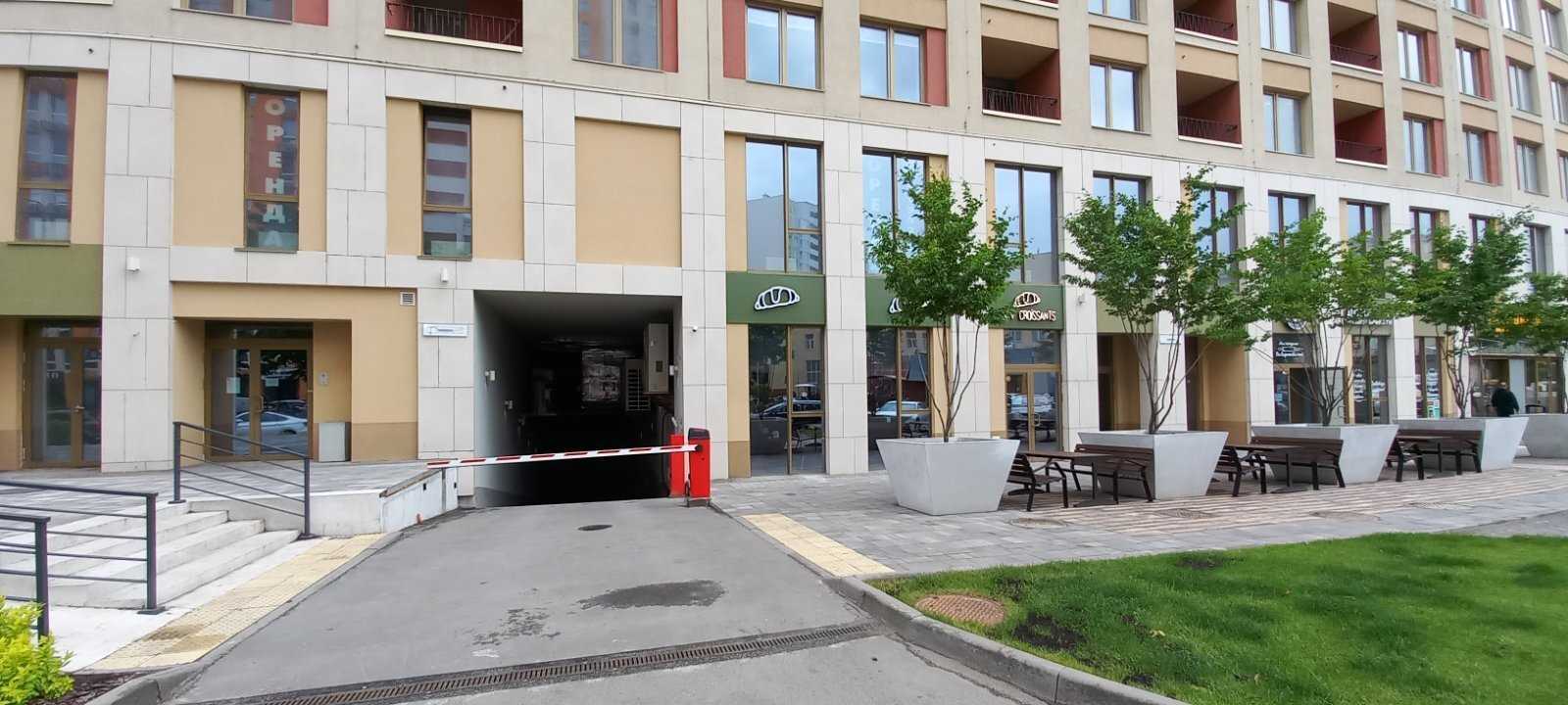 Продажа машиноместа 13 м², Берестейский, 67