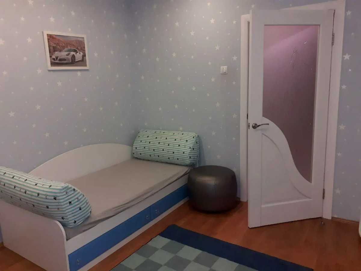 Оренда 2-кімнатної квартири 56 м², Квітневий пров., 1Б