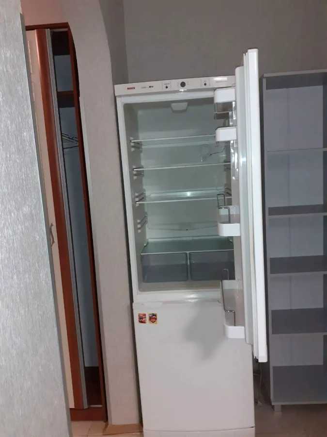 Оренда 2-кімнатної квартири 56 м², Квітневий пров., 1Б