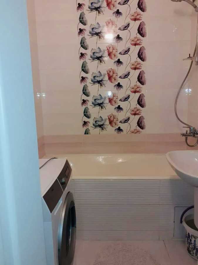 Оренда 2-кімнатної квартири 56 м², Квітневий пров., 1Б