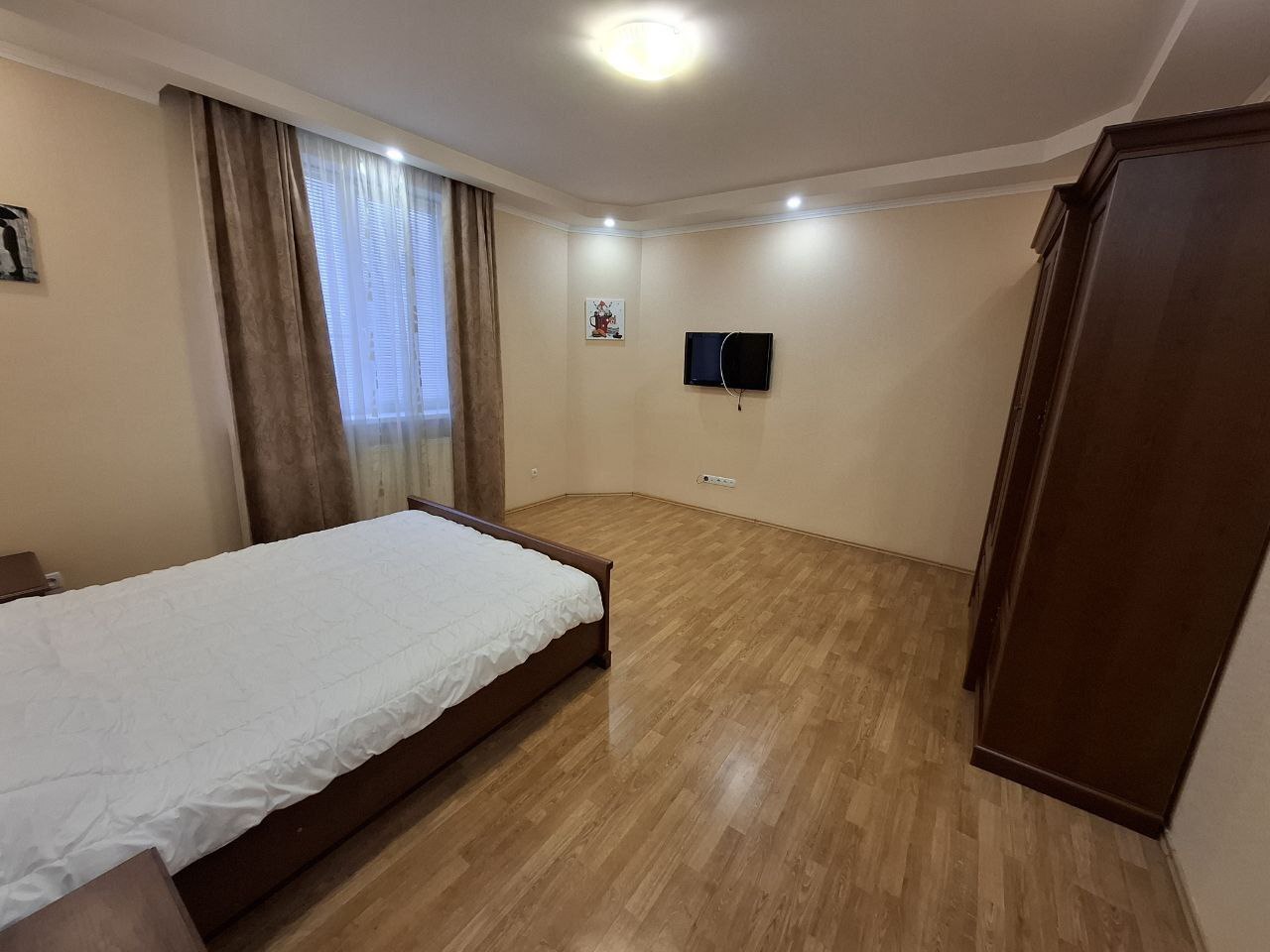 Аренда 4-комнатной квартиры 150 м², Павла Ниринберга ул.