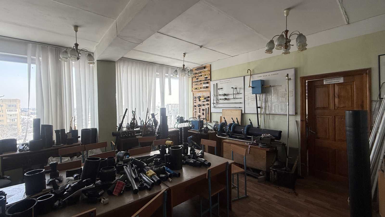 Продажа офиса 570 м², Вячеслава Черновола просп., 65