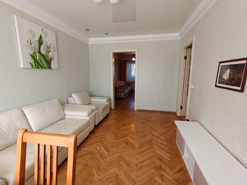 Оренда 3-кімнатної квартири 65 м², Братиславська вул., 4
