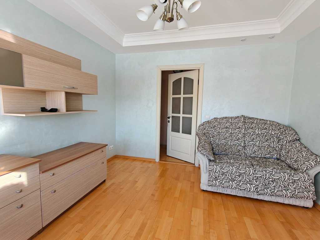 Оренда 3-кімнатної квартири 65 м², Братиславська вул., 4