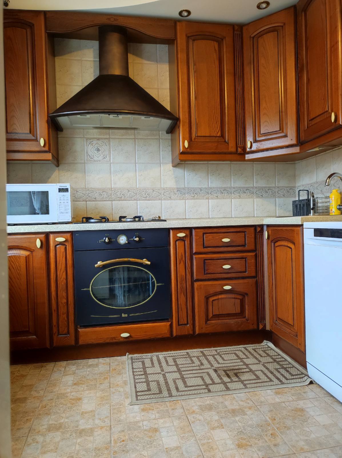 Аренда 3-комнатной квартиры 68 м², Чаривная ул., 125