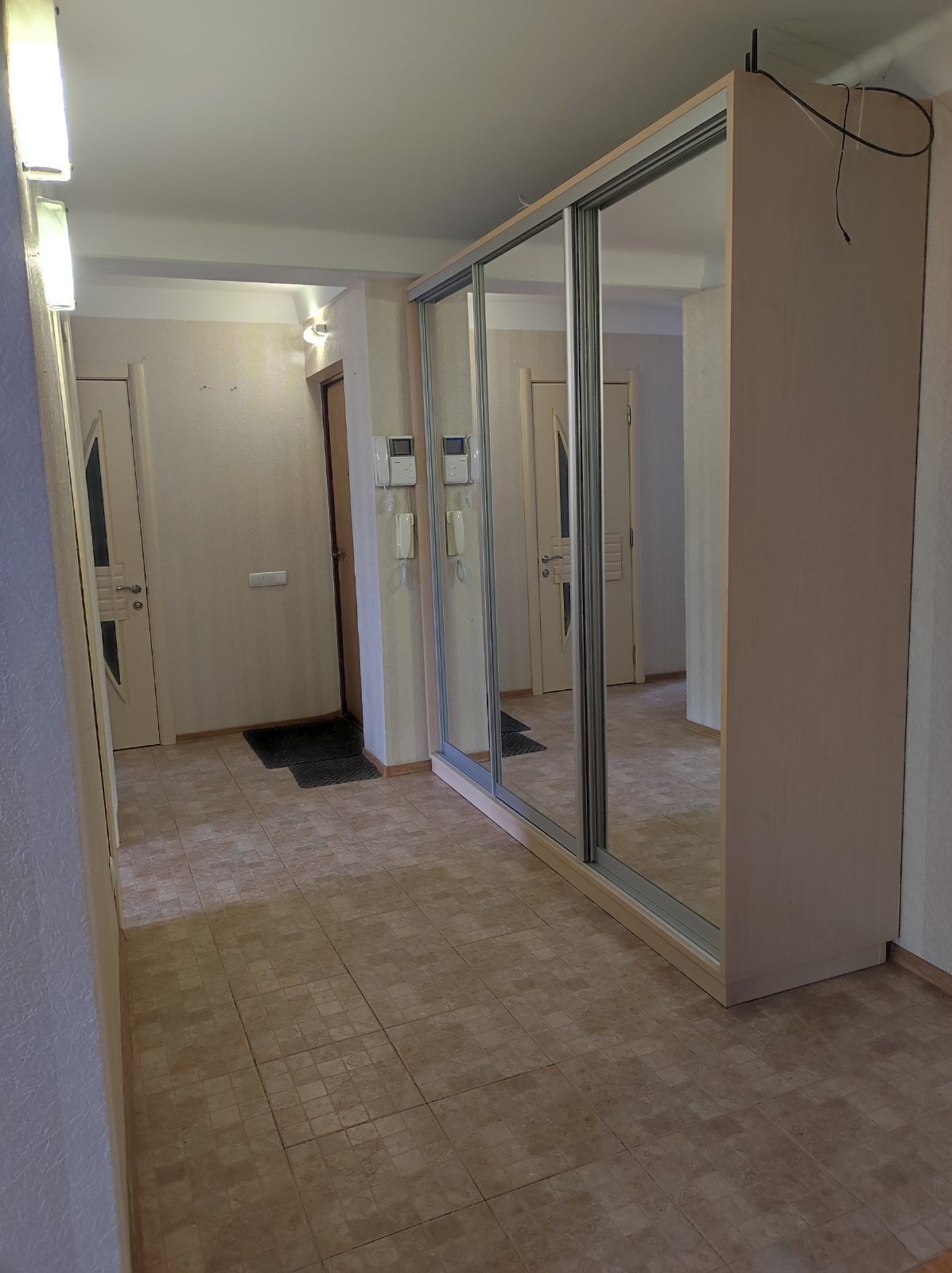 Аренда 3-комнатной квартиры 68 м², Чаривная ул., 125