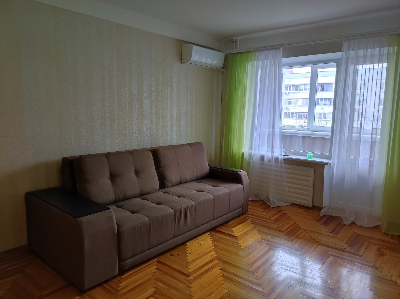 Аренда 3-комнатной квартиры 68 м², Чаривная ул., 125