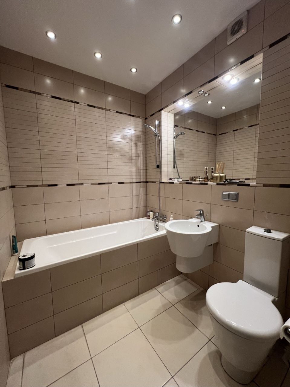 Продажа 2-комнатной квартиры 86 м², Костанди ул., 199А