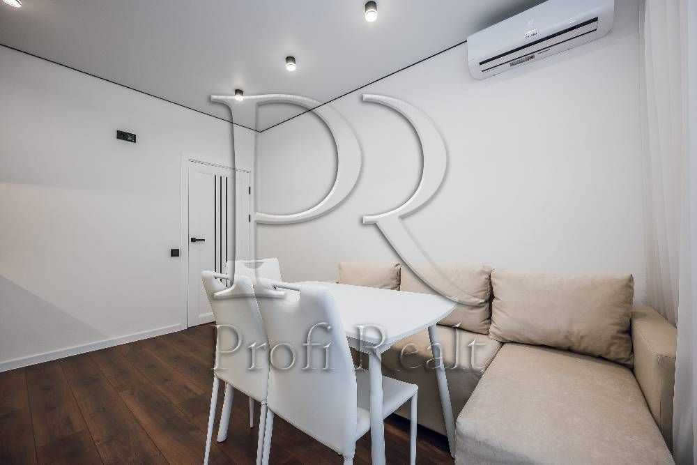 Продажа 1-комнатной квартиры 43 м², Академика Глушкова просп., 1 ПАВ 5